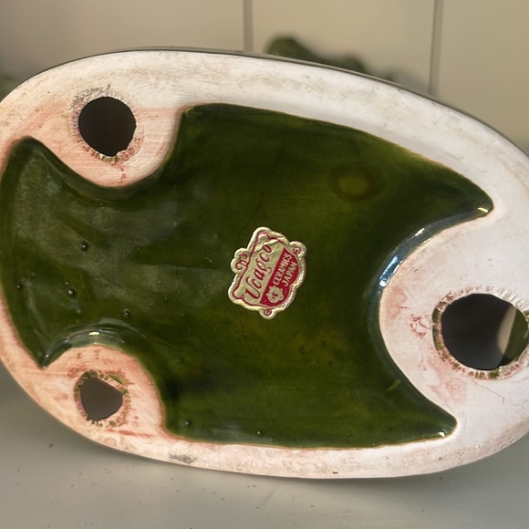 Mid-Century Drip Glazed Dark Green Pair Horses
White Mane and tail - Picture 4 of 9